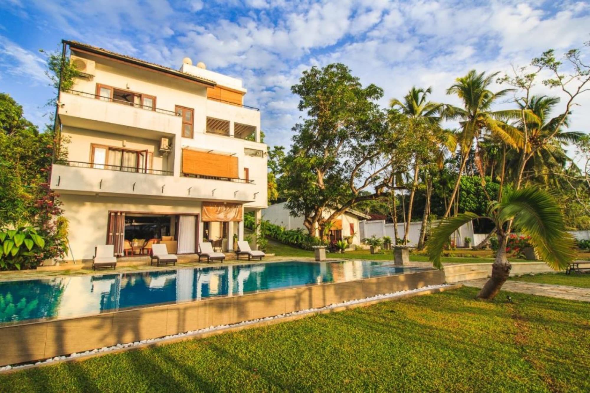 Aratis-Lake-Villa-14-1200x800-1